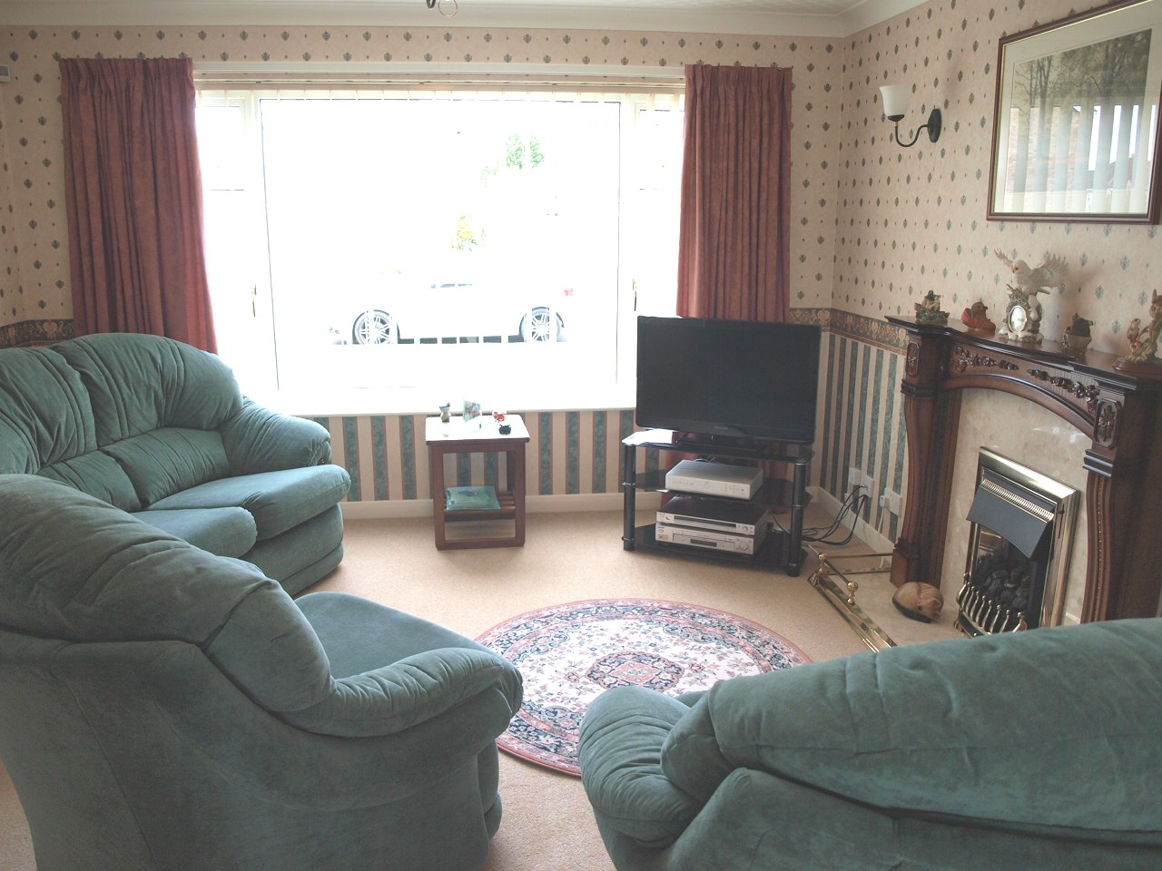 further lounge.jpg